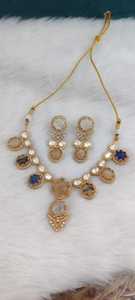 Ensemble de collier de qualité supérieure, magnifiques boucles d'oreilles, s'adaptent à toutes les tenues, parfait pour toutes les occasions, style minimaliste, design unique, bijoux. - Product Image 2