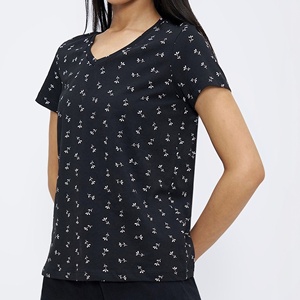 T-shirt décontracté d'été pour femme en jersey de coton imprimé, col en V, manches courtes, avec détail troué, tissu respirant, coupe classique - Product Image 5