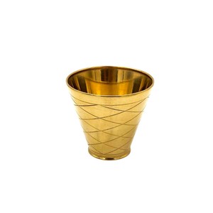 Taza de Latón con Diseño Artesanal de Lujo Premium (8x7.5cm). Elegante y Duradero para Hoteles/Restaurantes. Artesanía tailandesa de alta calidad. - Product Image 6