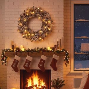 Ghirlanda natalizia preilluminata da 24 pollici con 35 LED bianchi caldi e 6 coni di pino, 105 punte di rami, colore marrone - Product Image 4