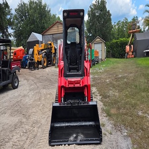 Chargeuse compacte sur chenilles Takeuchi TL8R2 de qualité supérieure avec moteur puissant, fonctionnement fluide et fiable au quotidien - Product Image 3