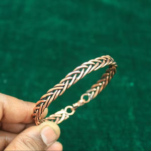 สร้อยข้อมือลูกปัดทำมือประดับมุกเทียม ตัวเรือนทองแดงแท้ เครื่องประดับงานแต่งงานสำหรับผู้หญิง - Product Image 1