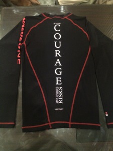Rashguard de sublimation - Haut de compression léger et respirant avec protection antibactérienne et anti-UV pour l'entraînement - Product Image 3