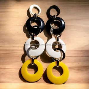 Pendientes de resina de la mejor calidad para mujer, modelos de joyería de moda, joyería de moda para mujer al precio más bajo - Product Image 1