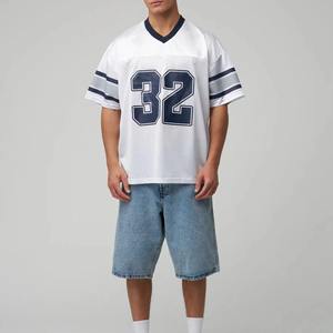 Tenue de cyclisme professionnelle en maillot mesh ultra respirant, conçue pour la course sur route et les performances sur longues distances - Product Image 1