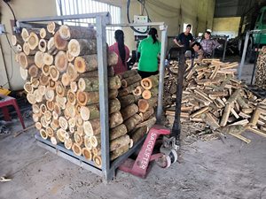 Leña Seca al Horno de Vietnam, Madera Dura, Alto Valor Calorífico, Combustión Limpia, Embalaje de Tamaño Personalizado para Pedidos al por Mayor de Importación - Product Image 4