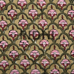 Funda de Almohada Decorativa Ridhi Hecha a Mano con Estampado Floral Verde y Rosa, 100% Algodón, con Ribete Estampado, Reutilizable para Dormitorio, Sofá, Habitación de Invitados - Product Image 3