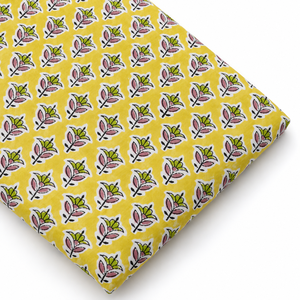 Tissu en voile de coton peigné léger imprimé à la main par blocs, motif floral, 60S60S 90 GSM, multi-usages, largeur 43/44 pouces, jaune bleu, de Pinksa - Product Image 2