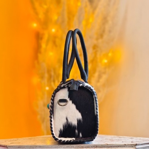 Nuevo Bolso Bandolera de Cuero Vacuno con Peluche, Estilo Bohemio Vintage, Impermeable y Multiusos para Mujer, para Todas las Temporadas - Product Image 3