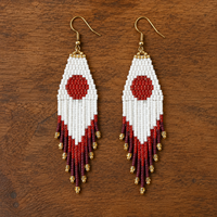 Boucles d'oreilles pendantes bohèmes faites à la main avec longs pompons et perles de rocaille pour femme, motif géométrique rouge et blanc, style chandelier, pour soirée