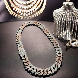 Collar Personalizado de Plata de Ley 925, Chapado en Oro de Dos Tonos, Eslabones Cubanos Miami de 20 mm, con Moissanita VVS1, 22 Pulgadas - Product Image 3