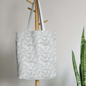 Bolso Lateral Estampado a Mano Asequible con Trabajo Floral Minimalista, Estampados Indios Hechos a Mano para Mujeres Modernas, Bolso de Moda - Product Image 4