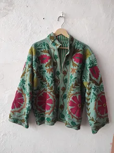 Chaqueta Corta Boho Chic de Algodón Bordada con Diseño Suzani, Estilo Étnico Floral Hecha a Mano para Mujer - Product Image 3