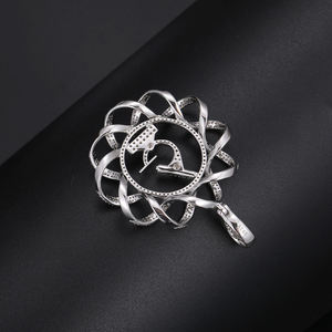 Colgante plateado para mujer con incrustaciones de diamantes, estilo hip-hop, joyería de moda para hombre, regalo. - Product Image 3
