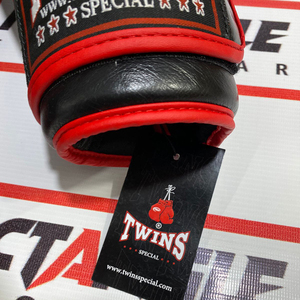 นวมชกมวยรุ่นล่าสุด Twins ลายพิมพ์เต็มตัว สำหรับมวยไทยมืออาชีพ หนังวัวแท้ อุปกรณ์ฝึกซ้อมคิกบ็อกซิ่ง - Product Image 3