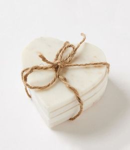 Ensemble de sous-verres modernes en marbre de Carrare, pierre naturelle écologique de qualité supérieure, excellents pour les cadeaux de mariage personnalisés et les boissons chaudes - Product Image 5