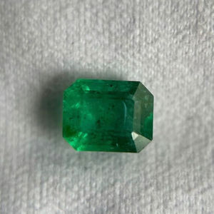 ESMERALDA NATURAL DESLUMBRANTE CON CORTESÍA OCTAGONAL. HERMOSA ESMERALDA PARA JOYERÍA. - Product Image 1