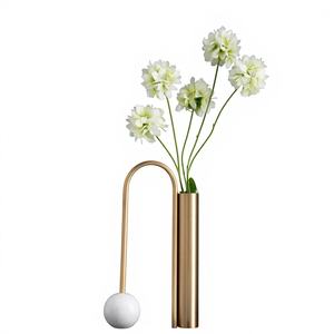 Jarrón de mesa de lujo The Gilded Frond, mármol y metal - Product Image 1