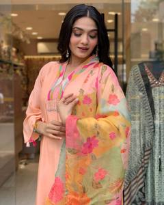 Conjunto de Kurti de rayón color melocotón para mujer, muy solicitado, con pantalón de rayón y dupatta de seda Tebby, ideal para festivales y uso en la oficina. - Product Image 2