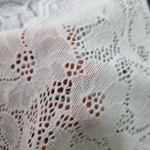 Tela de Encaje Floral con Volantes, 23 cm de Ancho, Peso Medio, Elástica, Nailon y Spandex, Textura Suave, para Lencería y Vestidos de Novia - Product Image 1