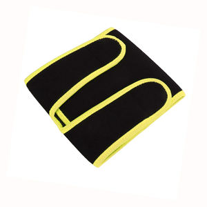 Enveloppement de compression pour le coude avec logo personnalisé, idéal pour l'entraînement actif et la chaleur musculaire, doté d'un tissu doux pour les peaux sensibles et offrant un confort optimal. - Product Image 2