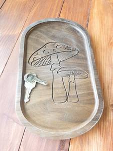 Bandeja Ovalada de Madera de Nogal Grabada con Diseño de Hongo, Rústica, Portátil, de un Solo Compartimento, Organizador de Escritorio, Decoración Natural, para Servir Alimentos - Product Image 5