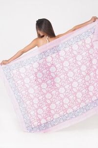 Sarong en coton rose à motifs paisley imprimé à la main - Product Image 4