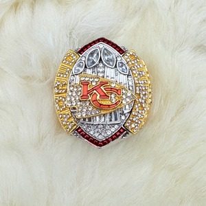 Anillo Oficial de Campeones de los Kansas City Chiefs de la NFL 2023-2024, Modelo MAHOMES 58, con Parte Superior Abrible - Product Image 1