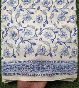 Tela de Algodón Estampada con Bloques Florales Azules, Tela de Algodón Estampada a Mano en India, Tela de Algodón Suave y Ligera para Vestidos y Costura - Product Image 2