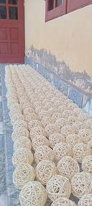 Adornos rústicos para árboles de Navidad hechos de mimbre de ratán natural - Product Image 3