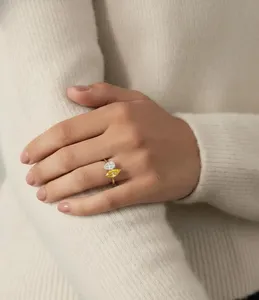 Anillo Toi et Moi con diamantes talla marquesa y talla pera en oro amarillo con dos piedras engastadas, anillo de compromiso de lujo para mujer, nupcial. - Product Image 4
