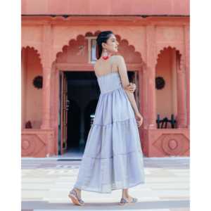 เดรสชีฟองสีเทาแบบไร้สายรัดไหล่ ทรงเอไลน์ เอวทรงเอ็มไพร์ ระบายอากาศได้ดี ทรงซิลลูเอทแบบไล่ระดับ สีเทา ไซส์ XS - Product Image 2