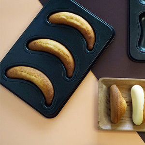 พิมพ์เค้กรูปกล้วย 3 ช่อง แบบมีลายนูนตัวอักษร BANANA เคลือบสารกันติดสองด้าน ผลิตจากเหล็กคาร์บอน ใช้กับเตาอบได้ สีดำ - Product Image 2