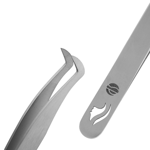 Pince à cils Stahlmann Pro de haute qualité avec logo personnalisé, en acier inoxydable, lisse et dentelée, fine, durable, prise en main parfaite, 115 mm - Product Image 3