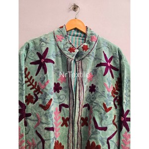 เสื้อแจ็คเก็ตกำมะหยี่ปักลายดอกไม้ คอจีน สไตล์ Prairie Chic สำหรับผู้หญิง แขนยาว ความยาวปกติ ติดกระดุมแถวเดียว เหมาะสำหรับฤดูใบไม้ผลิ - Product Image 4