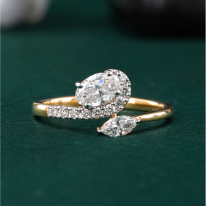 Bague de fiançailles en or rose 14 carats avec halo de diamants ovales et marquises de 0,52 carats, de qualité VS1, cultivés en laboratoire - Product Image 1