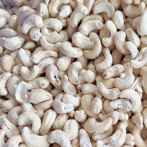 Noix de cajou en gros à prix réduit, qualité W180 W240, Santigo Cashew Vietnam, délai de livraison court - Product Image 1