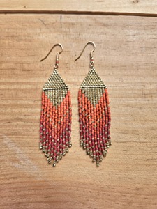 Pendientes de Cuentas Únicos para Amantes de la Joyería Artesanal que Ofrecen un Diseño Distintivo y Vanguardista para Fiestas y Moda - Product Image 1