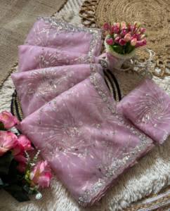 Collection de saris en tulle pour mariage, sari en tulle souple premium brodé avec des perles cutdana lourdes, matière pour le haut assorti. - Product Image 5