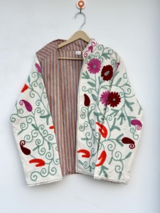 Chaqueta Bomber de Lona de Pato Bordada con Diseño Suzani, Reversible, Ecológica, Unisex para Invierno - Product Image 3