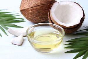 Aceite de Coco Fraccionado Refinado Orgánico Prensado en Frío de Grado Alimenticio del Delta de Vietnam, 99% de Pureza, Empaque a Granel/Barril de 1000L para Uso Industrial - Product Image 4