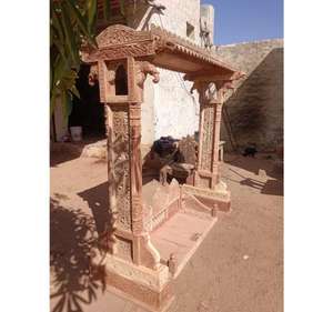 Balançoire en bois de style antique de luxe avec sculpture détaillée de paon |   Balançoire indienne traditionnelle - Product Image 3