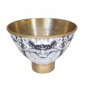 Vente chaude Plateau de service en fonte d'aluminium avec ligne Emboss Bol en émail et en métal sans danger pour les aliments disponible en plusieurs tailles - Product Image 5