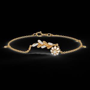 สร้อยข้อมือทองคำแท้ 18K ประดับเพชรทรงดอกไม้ ดีไซน์โรแมนติก สำหรับผู้หญิง สวมใส่ได้ทุกวัน ตัวเรือนแบบฝังเพชรทรงกลมเจียระไนแบบเหลี่ยม ประดับจี้รูปดอกไม้ - Product Image 1