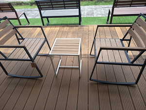 Table d'appoint d'extérieur carrée, table basse de patio, structure en métal, plateau en PS à lattes, mobilier de terrasse - Product Image 5