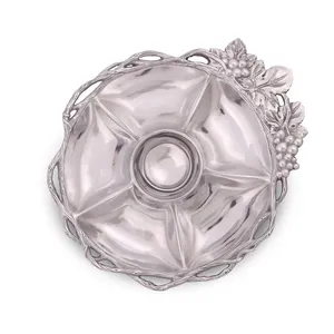 Plato de Servir Clásico de Metal Plateado con Diseño de Plantas, Forma Irregular, Acabado Pulido, Diseño Duradero para Fiestas - Product Image 3