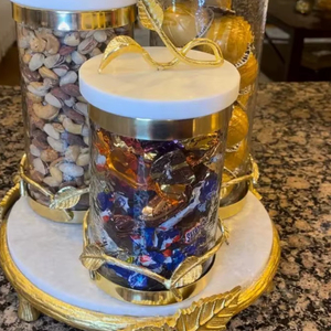 Pot à fruits secs en verre de luxe avec couvercle en feuille d'or, récipient de rangement décoratif, parfait pour la cuisine et les cadeaux, provenant d'Inde. - Product Image 1