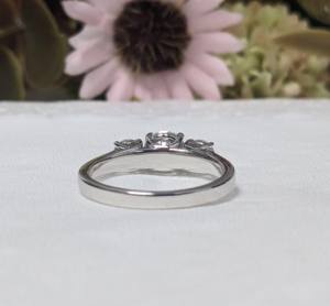 Anillo de compromiso con tres piedras redondas de moissanita de 1.15 quilates para mujer, anillo de boda con diamante solitario, oro blanco macizo de 14 quilates - Product Image 3