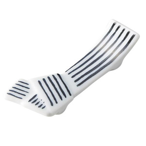 Decorazione e accessori per tavola con nodo in ceramica blu - Product Image 1