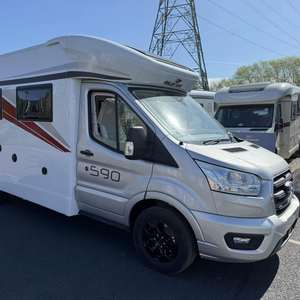 Autocaravana Compacta 590 Todoterreno de Lujo, Autopropulsada 4x4 - Product Image 5